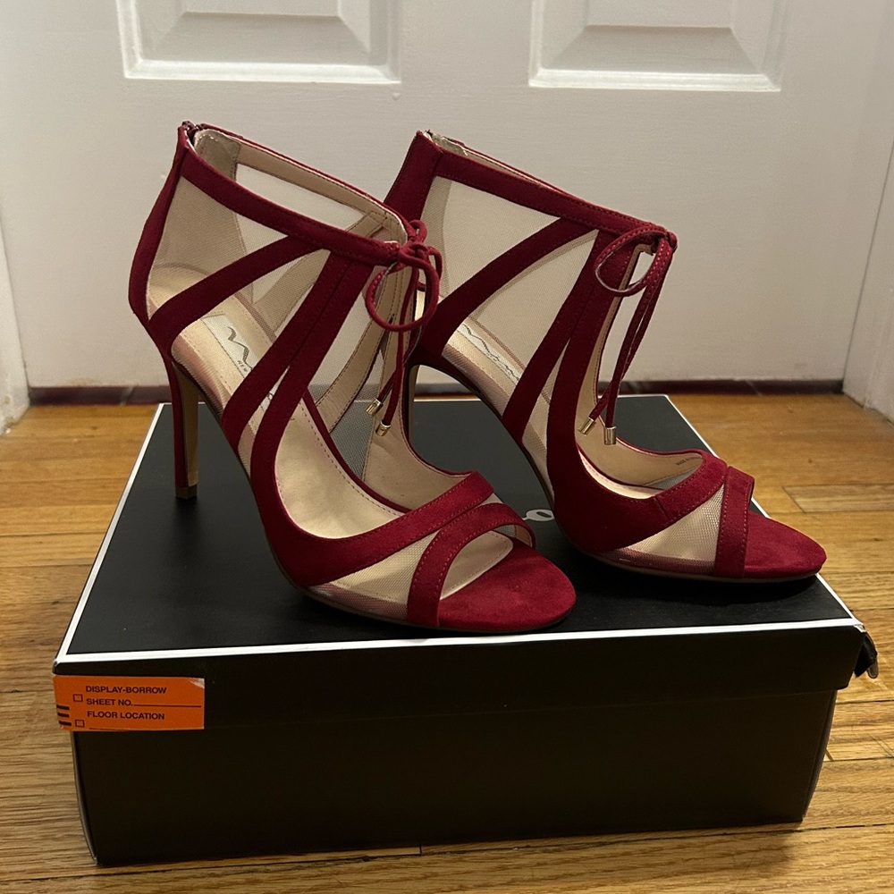 nina women’s cherie cranberry heels - size 6.5